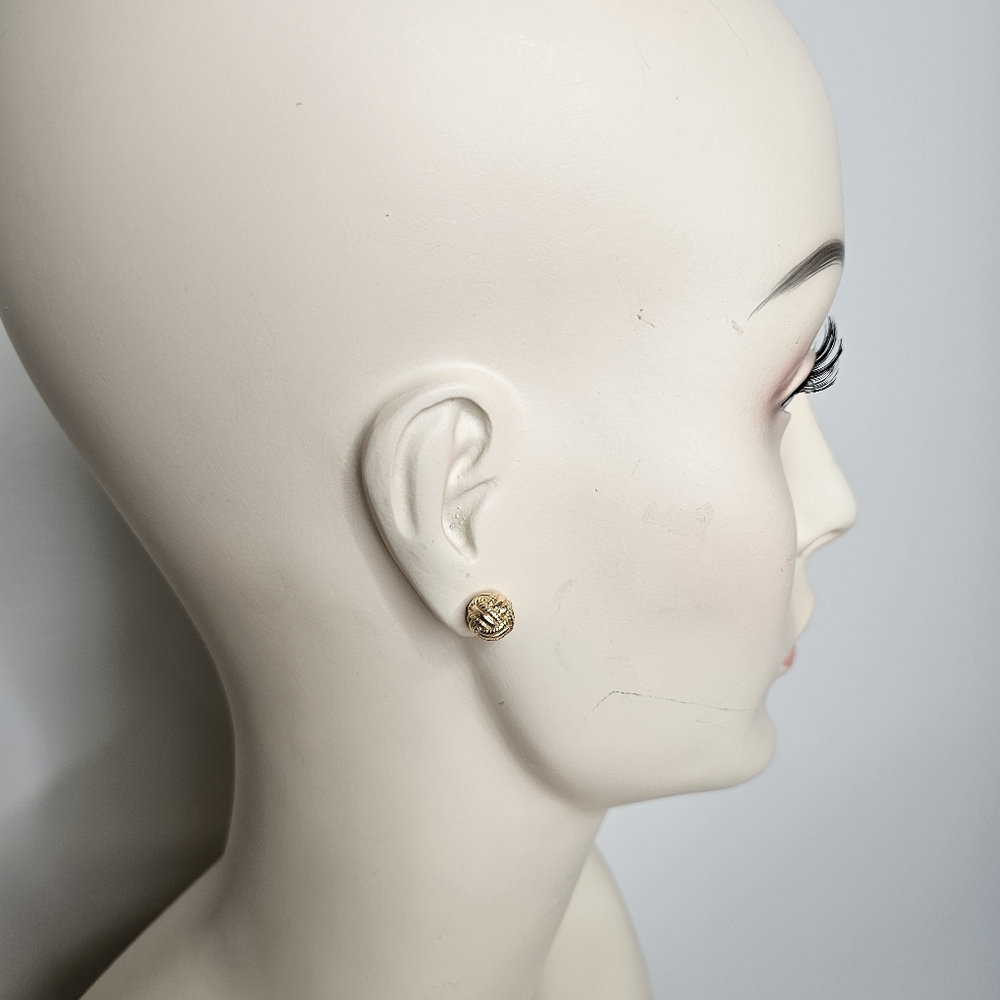 Tiffany & Co. Love Knot 18K Earrings - Picture 11 of 13